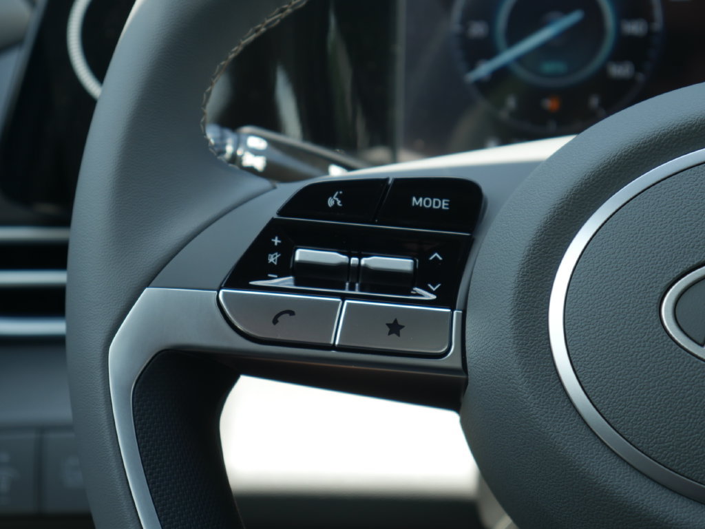 New 2026 Hyundai Elantra SEL FWD image 8