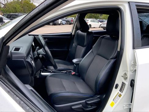 Used 2018 Toyota Corolla SE FWD image 8