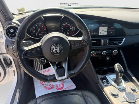 Used 2022 Alfa Romeo Giulia Ti AWD/4WD image 14