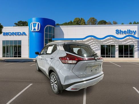 Used 2023 Nissan Kicks SV image 6