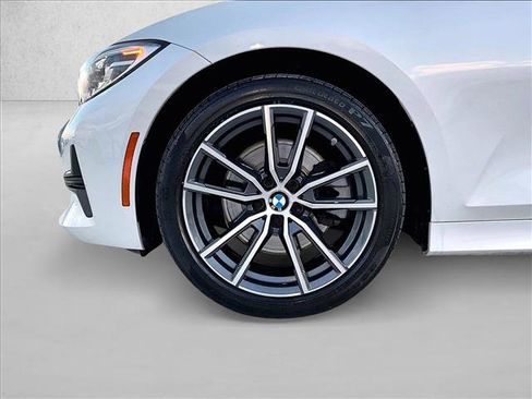 Used 2019 BMW 330i Sedan w/ Convenience Package image 10