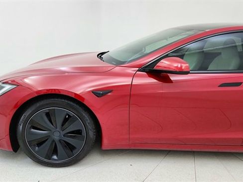 Used 2022 Tesla Model S Plaid image 9