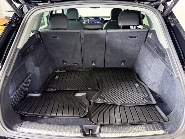 Used 2025 Audi Q5 Premium w/ Convenience Package AWD/4WD image 23