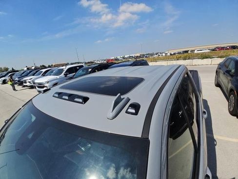 Used 2024 GMC Sierra 2500 AT4 w/ AT4 Premium Plus Package image 4