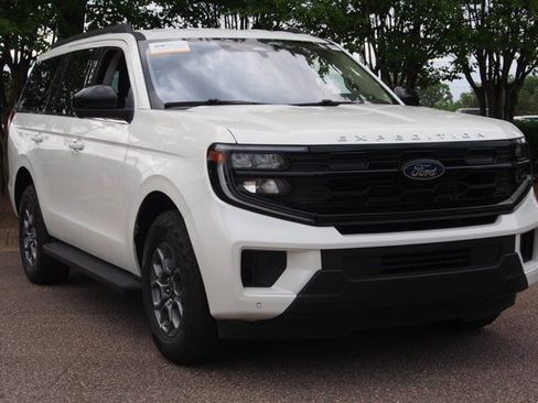 Certified 2025 Ford Expedition Active RWD image 1