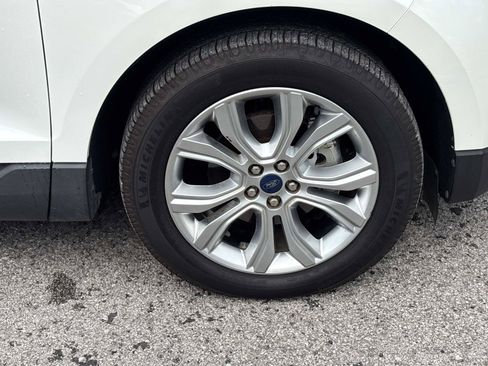 Used 2020 Ford Edge Titanium FWD image 10