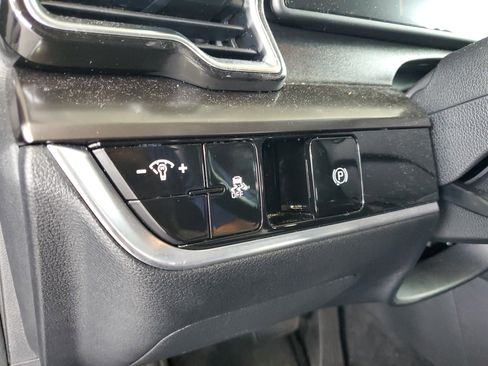 Used 2024 Kia Sportage EX FWD image 22
