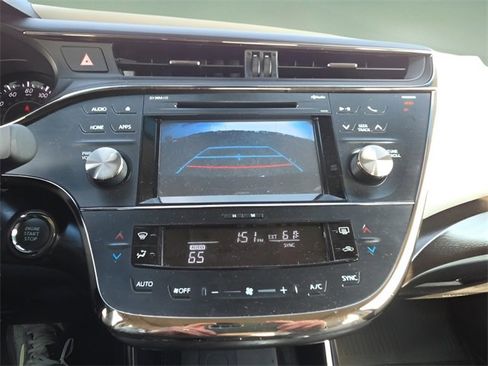 Used 2018 Toyota Avalon XLE Premium image 33