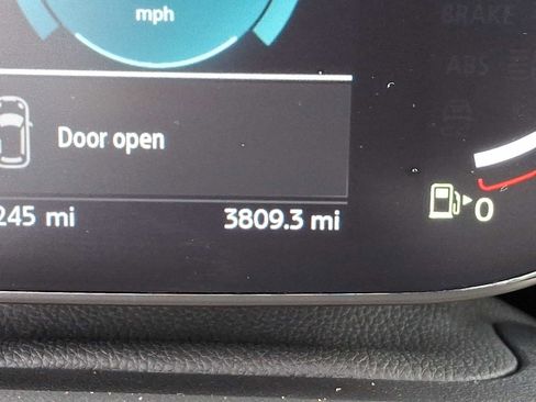 Used 2023 MINI Cooper 4-Door Hardtop w/ Multitone Edition image 22