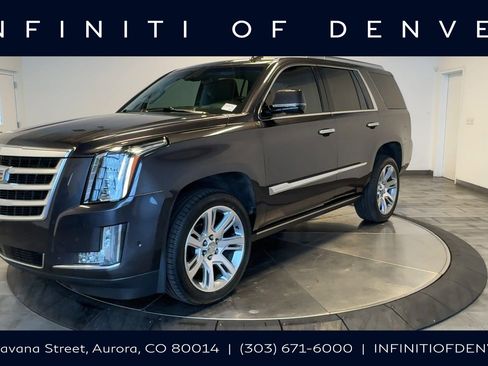 Used 2018 Cadillac Escalade Premium Luxury image 1
