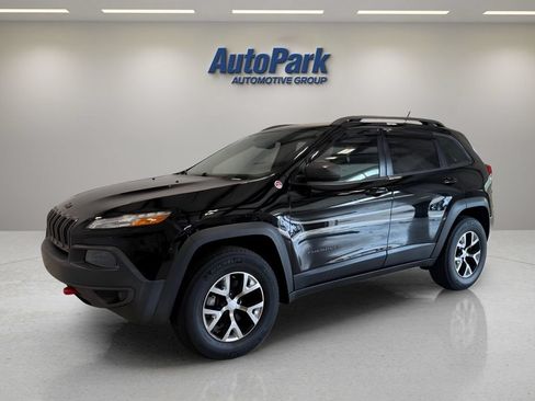 Used 2018 Jeep Cherokee Trailhawk w/ Quick Order Package 27L AWD/4WD image 3