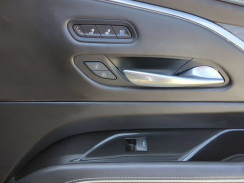 Certified 2022 Cadillac Escalade ESV Sport Platinum RWD image 30