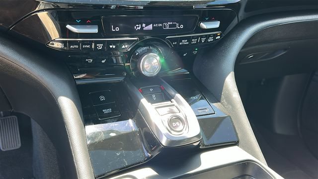 Certified 2025 Acura MDX SH-AWD image 18