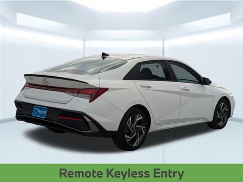Used 2025 Hyundai Elantra Sport image 6