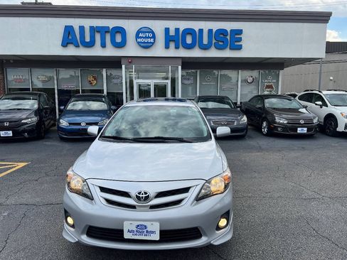 Used 2011 Toyota Corolla S w/ Preferred Accessory Pkg FWD image 2