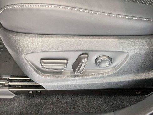 New 2026 Toyota Crown Platinum image 9