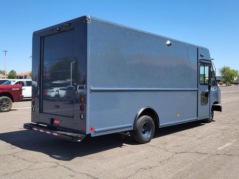 Used 2019 Ford E-450 and Econoline 450 Super Duty RWD image 9