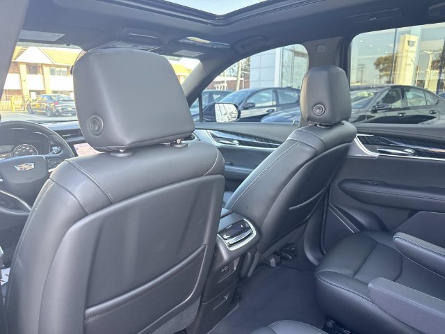 Certified 2024 Cadillac XT6 Premium Luxury AWD/4WD image 30