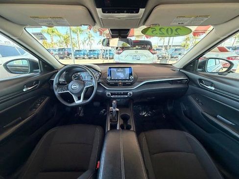 Certified 2025 Nissan Altima 2.5 SV FWD image 14