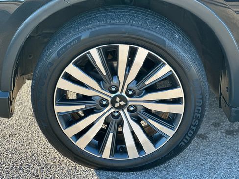 Used 2019 Mitsubishi Outlander SE image 25