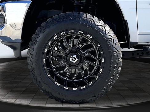 Certified 2022 RAM 2500 Tradesman w/ Chrome Appearance Group AWD/4WD image 4