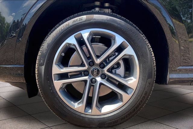 Certified 2025 Audi Q5 Premium Plus AWD/4WD image 9