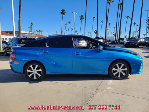 Certified 2017 Toyota Mirai image 3