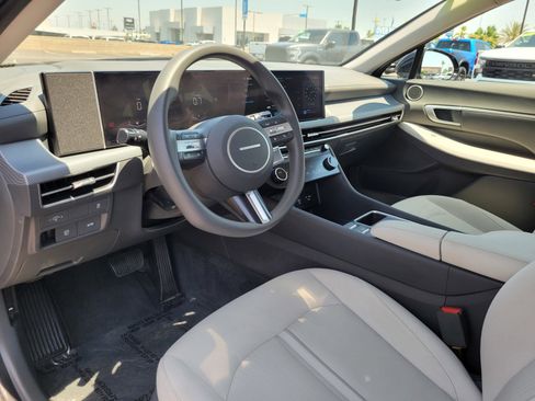 Used 2025 Hyundai Sonata SEL FWD image 9