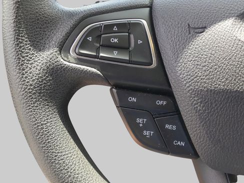 Used 2017 Ford Escape SE FWD image 22