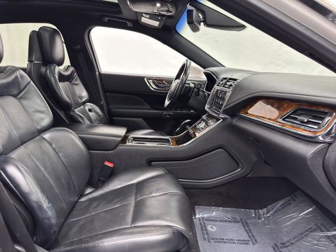 Used 2017 Lincoln Continental Reserve w/ Technology Package image 34