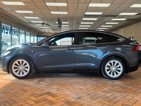 Used 2018 Tesla Model X 100D image 6
