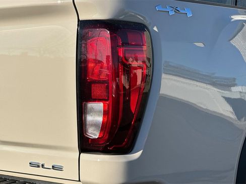 New 2026 GMC Sierra 2500 SLE image 7