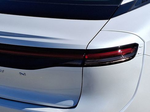 Used 2023 Toyota Crown XLE image 10