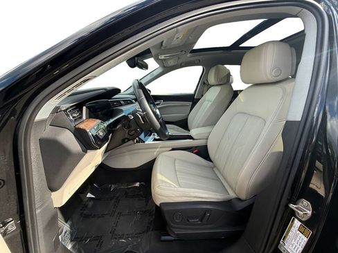 Used 2019 Audi e-tron Premium Plus AWD/4WD image 9