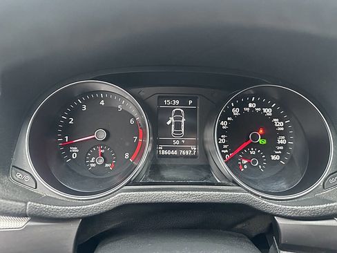 Used 2017 Volkswagen Passat 1.8T R-Line image 11