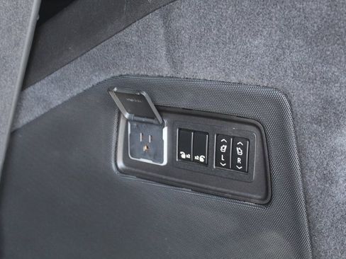 Used 2021 Cadillac Escalade Sport w/ Driver Assist Tech Package image 7