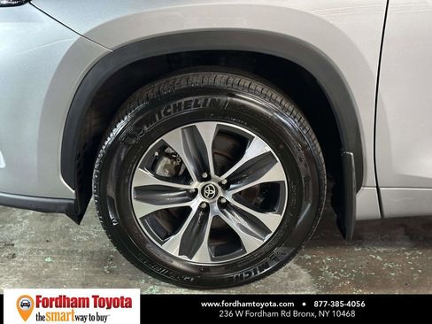 Used 2025 Toyota Highlander XLE image 10