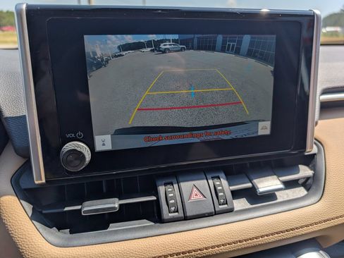 Used 2023 Toyota RAV4 XLE Premium FWD image 14