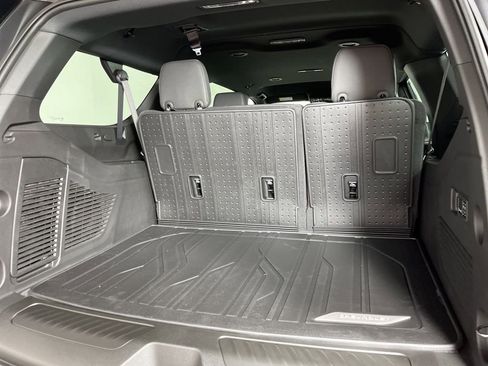 New 2026 Chevrolet Suburban LT image 21