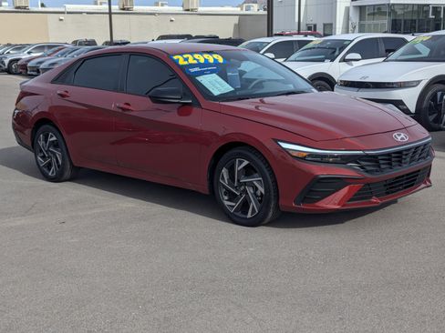 Certified 2025 Hyundai Elantra Sport image 1