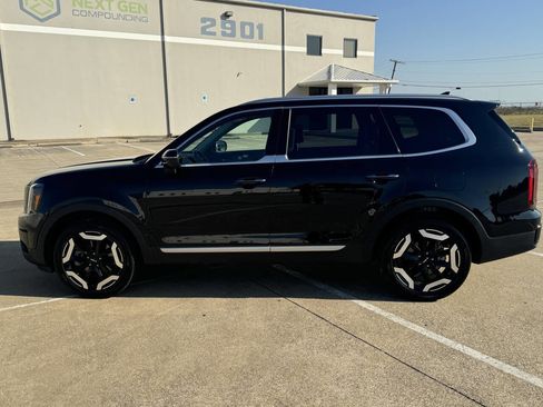 Used 2025 Kia Telluride S image 8
