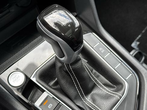 Used 2024 Volkswagen Taos SE image 21