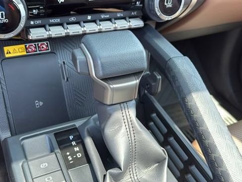 Certified 2025 Toyota 4Runner Limited AWD/4WD image 17
