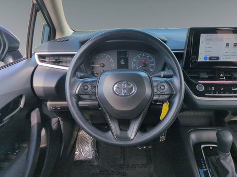 Used 2025 Toyota Corolla LE image 14