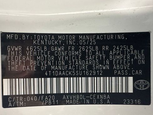 Used 2025 Toyota Camry LE image 11