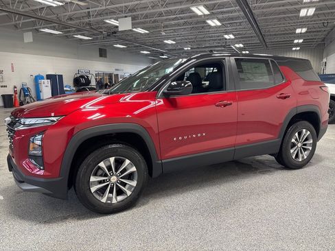 New 2026 Chevrolet Equinox LT w/ Convenience Package II image 3