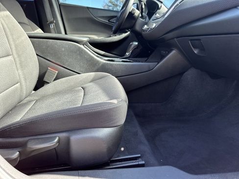Used 2019 Chevrolet Malibu RS image 12