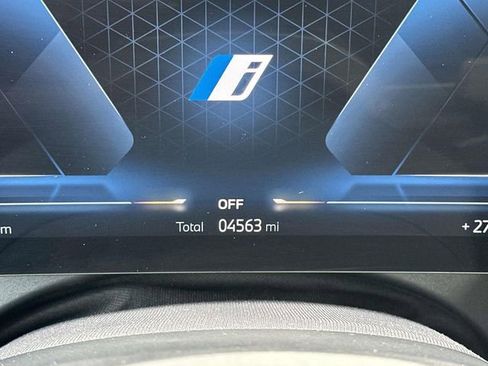 Used 2026 BMW 550e xDrive w/ Premium Package image 28