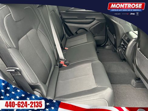 New 2025 Jeep Grand Cherokee Laredo w/ Luxury Tech Group I image 29