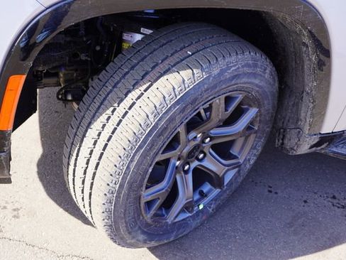 New 2026 Jeep Grand Wagoneer L Limited image 9